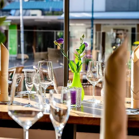 波恩因赛尔高级酒店